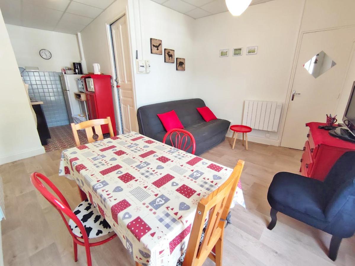 Les 3 Renards, T2 Bis, Parking, Centre Luchon, Casier A Skis, 4 Personnes Bagneres-de-Luchon Luaran gambar