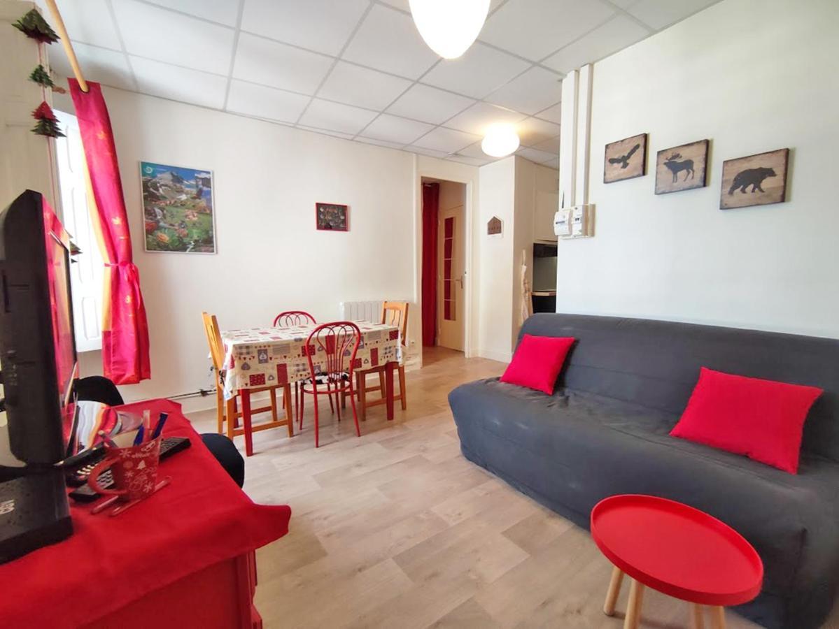 Les 3 Renards, T2 Bis, Parking, Centre Luchon, Casier A Skis, 4 Personnes Bagneres-de-Luchon Luaran gambar